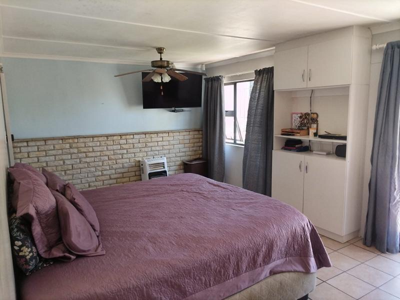 5 Bedroom Property for Sale in Amalinda Eastern Cape